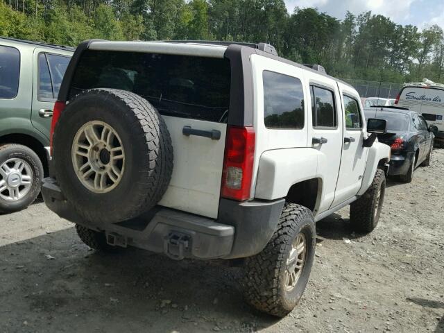 5GTDN136968201455 - 2006 HUMMER H3 WHITE photo 4