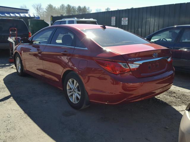 5NPEB4AC8CH490338 - 2012 HYUNDAI SONATA GLS RED photo 3