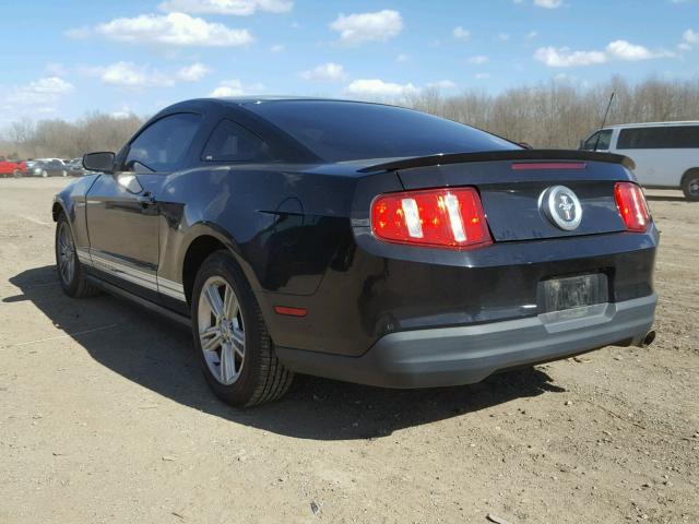 1ZVBP8AN6A5153769 - 2010 FORD MUSTANG BLACK photo 3