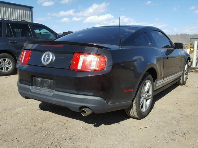 1ZVBP8AN6A5153769 - 2010 FORD MUSTANG BLACK photo 4