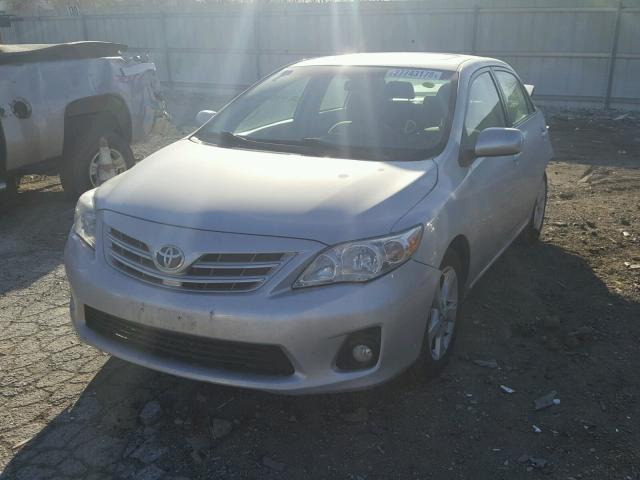 2T1BU4EE0DC015473 - 2013 TOYOTA COROLLA BA SILVER photo 2