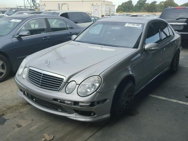 WDBUF76J06A938395 - 2006 MERCEDES-BENZ E 55 AMG GRAY photo 2