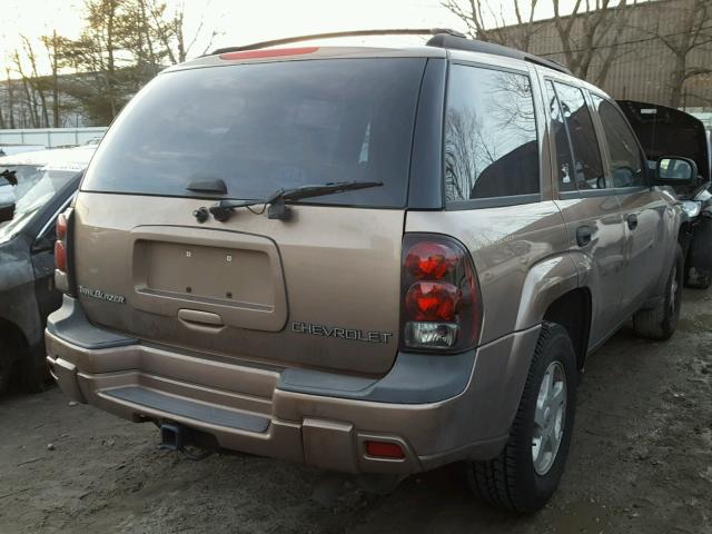 1GNDS13S222489837 - 2002 CHEVROLET TRAILBLAZE BROWN photo 4