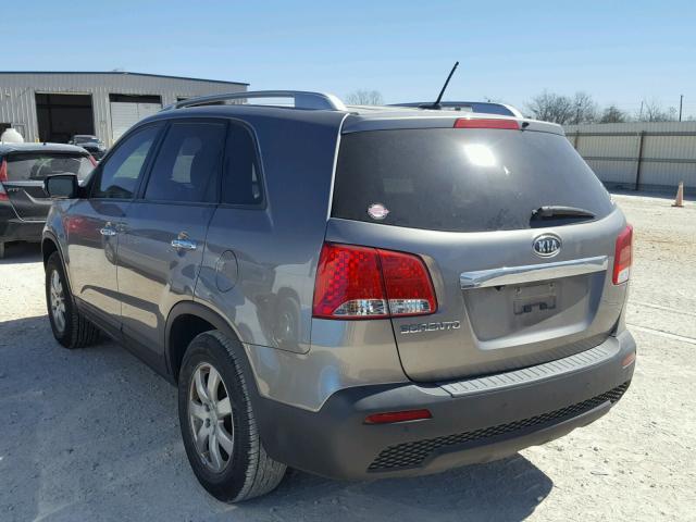 5XYKT3A14BG138579 - 2011 KIA SORENTO BA GRAY photo 3