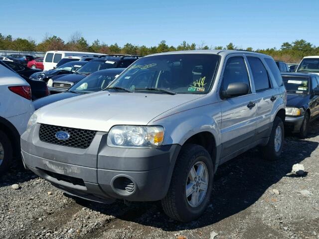 1FMYU02ZX7KA42138 - 2007 FORD ESCAPE XLS SILVER photo 2