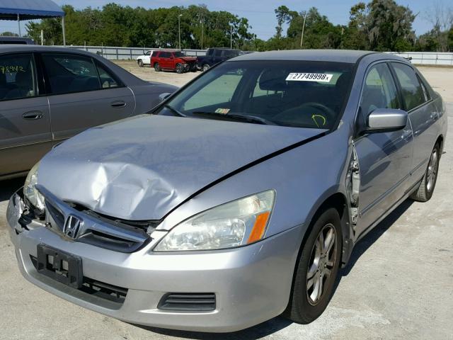 1HGCM56397A028305 - 2007 HONDA ACCORD SE SILVER photo 2