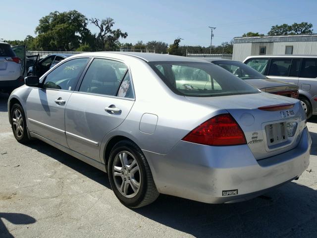 1HGCM56397A028305 - 2007 HONDA ACCORD SE SILVER photo 3