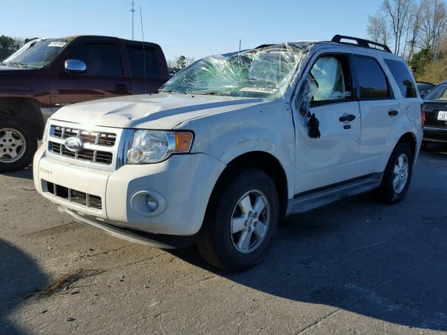 1FMCU9D77AKC41665 - 2010 FORD ESCAPE XLT WHITE photo 2