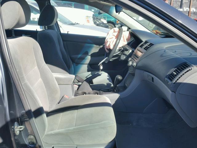 1HGCM56304A095192 - 2004 HONDA ACCORD LX GRAY photo 5