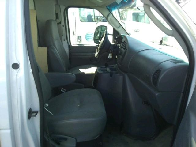 1FDWE35L03HA75203 - 2003 FORD ECONOLINE WHITE photo 5