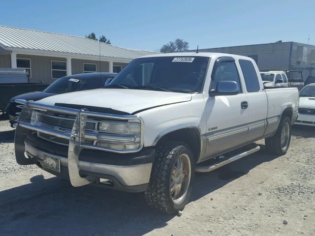 1GCEK19T32E190739 - 2002 CHEVROLET SILVERADO WHITE photo 2