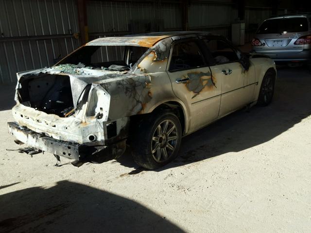 2C3JA63H85H652264 - 2005 CHRYSLER 300C BURN photo 4