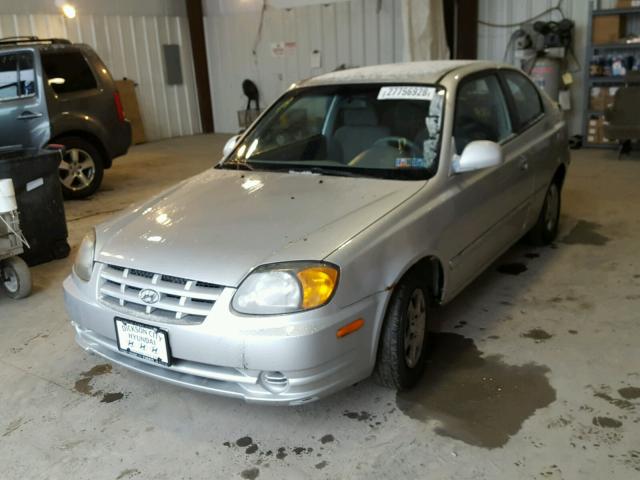 KMHCG35C24U295030 - 2004 HYUNDAI ACCENT GL SILVER photo 2