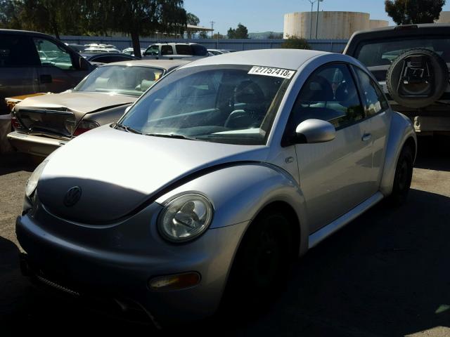3VWCS21C51M404564 - 2001 VOLKSWAGEN NEW BEETLE 银色 照片 2