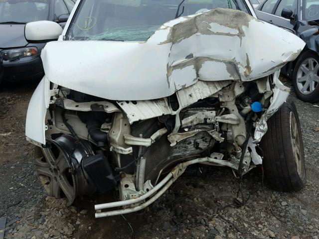 JS3TD947464103857 - 2006 SUZUKI GRAND VITA WHITE photo 9