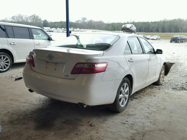 4T1BK46KX8U566637 - 2008 TOYOTA CAMRY LE WHITE photo 4