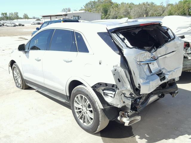 1GYKNCRS1JZ148570 - 2018 CADILLAC XT5 LUXURY SILVER photo 3