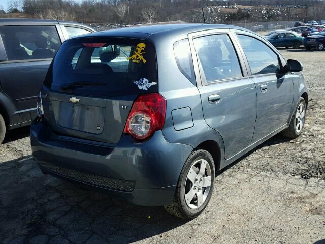 KL1TD6DE2AB129980 - 2010 CHEVROLET AVEO LS BLUE photo 4