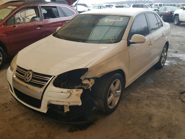 3VWJM71K09M132216 - 2009 VOLKSWAGEN JETTA S WHITE photo 2