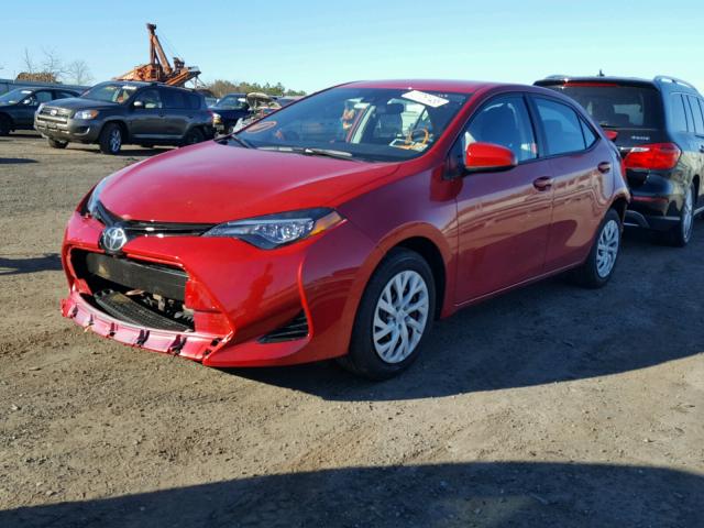 5YFBURHE6HP677413 - 2017 TOYOTA COROLLA L RED photo 2