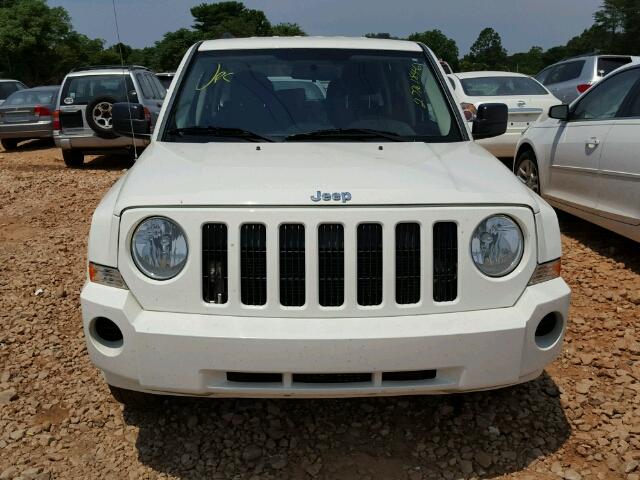 1J4NT2GB6AD593786 - 2010 JEEP PATRIOT SP WHITE photo 10