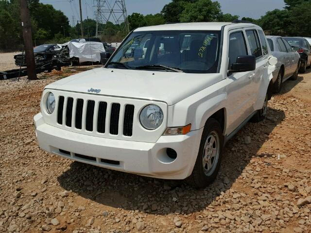 1J4NT2GB6AD593786 - 2010 JEEP PATRIOT SP WHITE photo 2