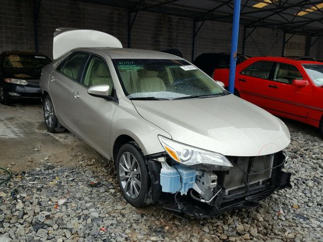 4T4BF1FK7FR449300 - 2015 TOYOTA CAMRY LE GOLD photo 1