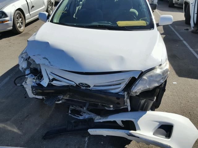 5YFBU4EE3DP177310 - 2013 TOYOTA COROLLA BA WHITE photo 9