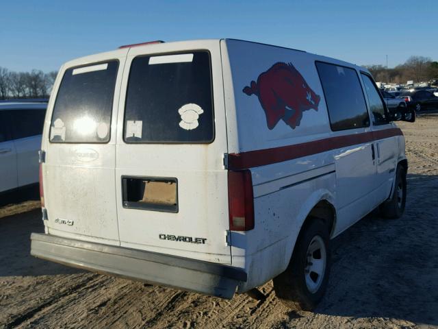 1GCDM19X12B111059 - 2002 CHEVROLET ASTRO WHITE photo 4