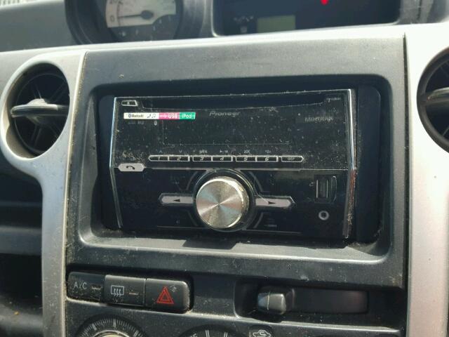 JTLKT334350171353 - 2005 TOYOTA SCION XB BLUE photo 9