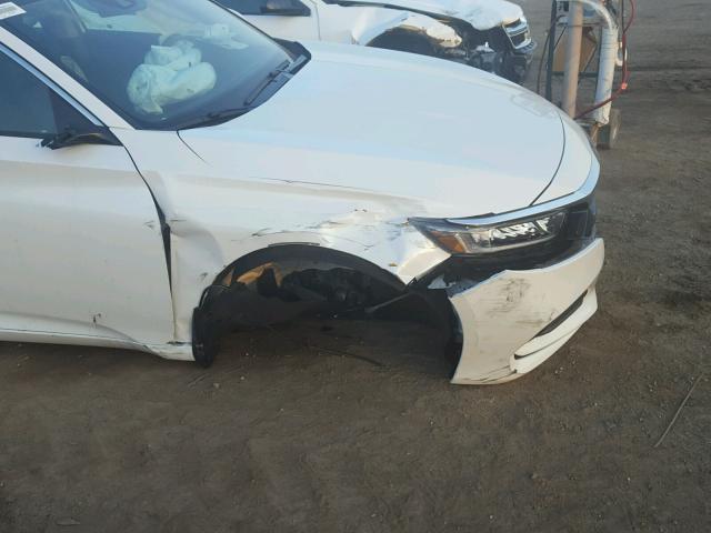 1HGCV1F1XJA003411 - 2018 HONDA ACCORD LX WHITE photo 9