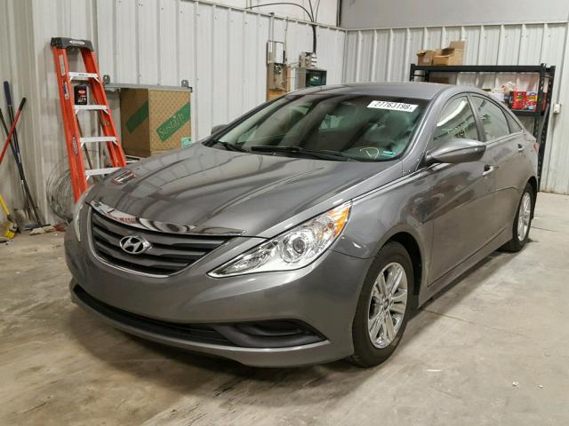 5NPEB4AC8EH816819 - 2014 HYUNDAI SONATA GLS GRAY photo 2