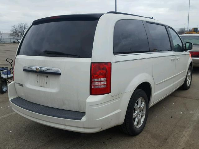 2A8HR54P28R609758 - 2008 CHRYSLER TOWN & COU WHITE photo 4