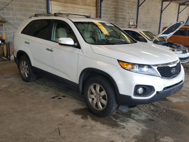 5XYKT3A61CG265027 - 2012 KIA SORENTO BA WHITE photo 1