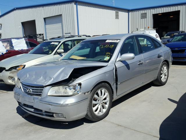 KMHFC46F86A103895 - 2006 HYUNDAI AZERA SE SILVER photo 2