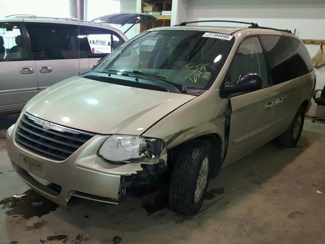 2A4GP54L46R696317 - 2006 CHRYSLER TOWN & COU GOLD photo 2