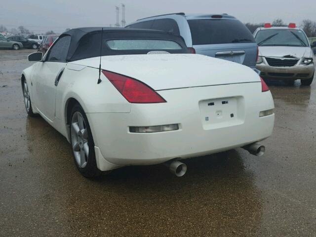 JN1AZ36A74T013704 - 2004 NISSAN 350Z ROADS WHITE photo 3