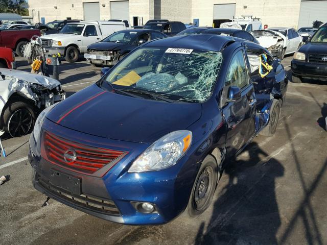 3N1CN7AP2EL829653 - 2014 NISSAN VERSA BLUE photo 2