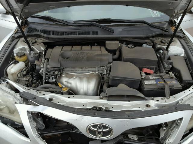 4T1BF3EK2BU701469 - 2011 TOYOTA CAMRY BASE SILVER photo 7