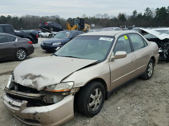 1HGCG6695YA078301 - 2000 HONDA ACCORD SE GOLD photo 2