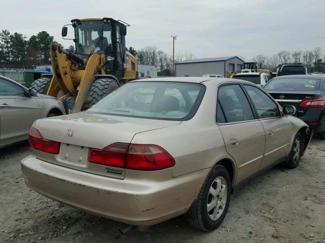 1HGCG6695YA078301 - 2000 HONDA ACCORD SE GOLD photo 4