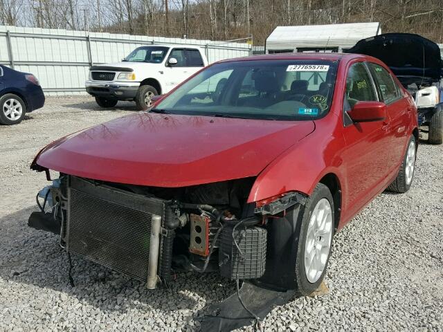 3FAHP0HA4AR163253 - 2010 FORD FUSION SE RED photo 2