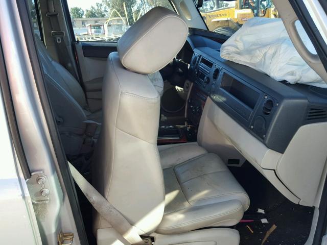 1J8HH58276C253458 - 2006 JEEP COMMANDER SILVER photo 5
