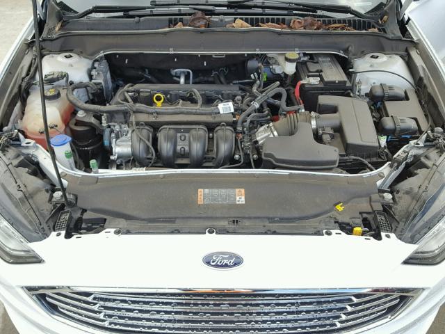 3FA6P0H76HR163986 - 2017 FORD FUSION SE WHITE photo 7