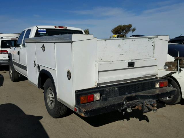 1GBHC29UX4E157396 - 2004 CHEVROLET SILVERADO WHITE photo 3