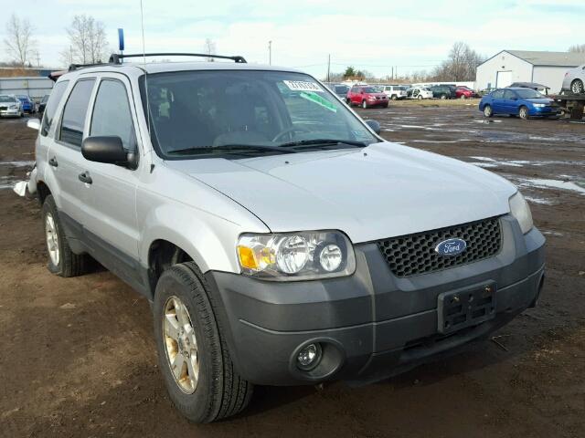 1FMYU93175KA11505 - 2005 FORD ESCAPE XLT SILVER photo 1