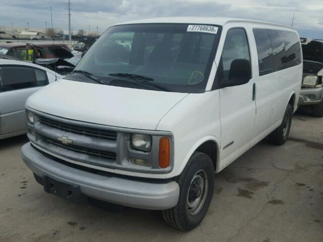 1GNGG25R621233768 - 2002 CHEVROLET EXPRESS G2 WHITE photo 2