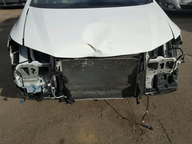 19XFB2F59DE008226 - 2013 HONDA CIVIC LX WHITE photo 9