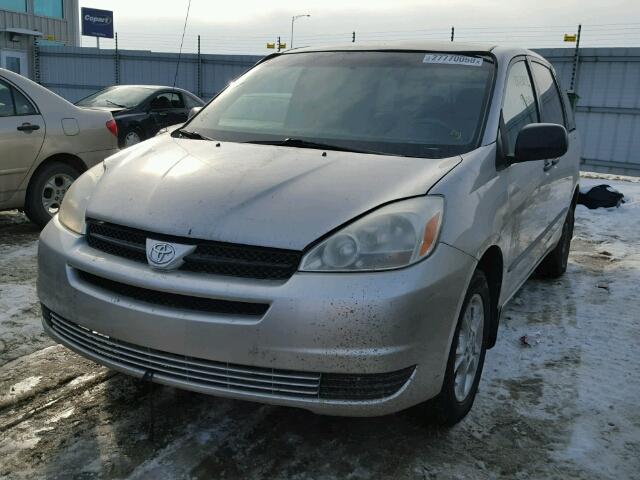 5TDBA29C05S034135 - 2005 TOYOTA SIENNA CE SILVER photo 2