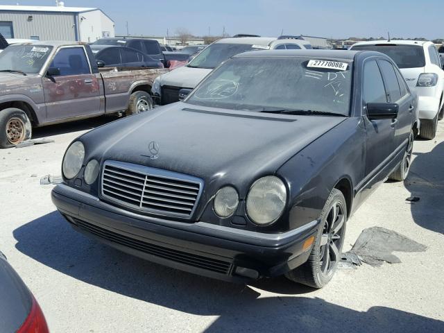 WDBJF72F3VA135857 - 1997 MERCEDES-BENZ E 420 BLACK photo 2